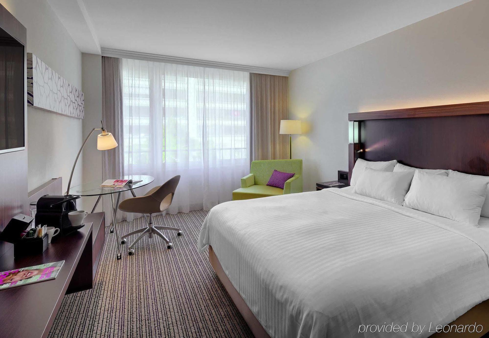 Courtyard By Marriott Zurich North Hotel Esterno foto